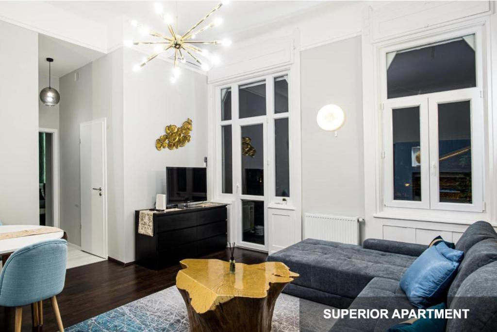 Bpr Agathe Elegant Suite With Parliament View Boedapest Buitenkant foto