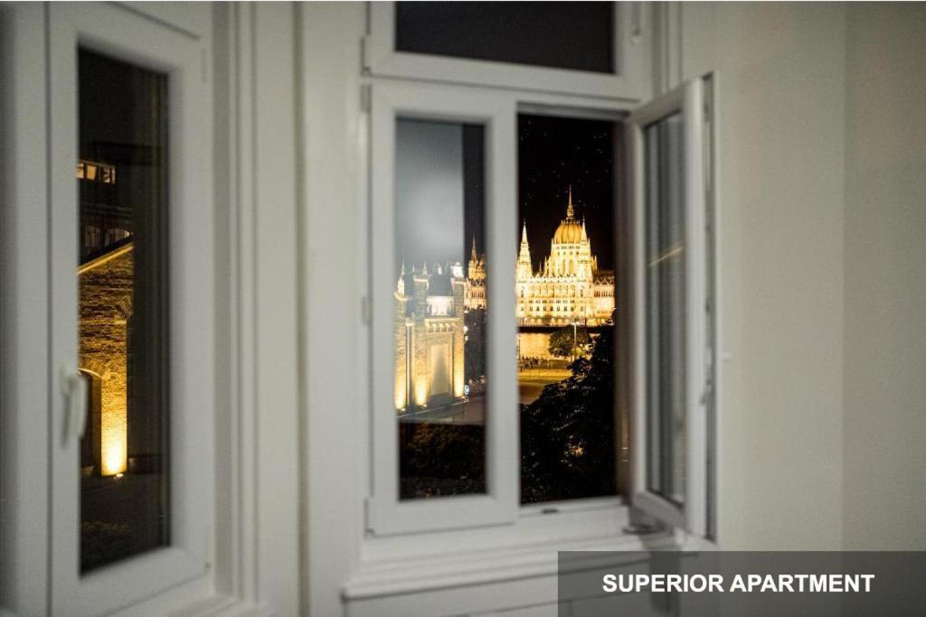 Bpr Agathe Elegant Suite With Parliament View Boedapest Buitenkant foto