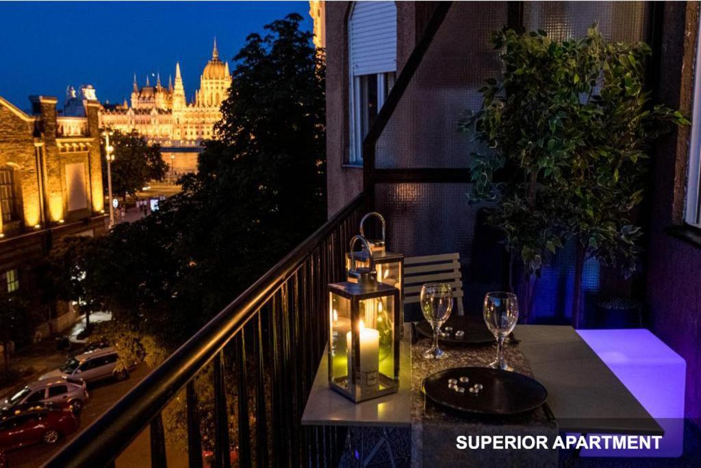 Bpr Agathe Elegant Suite With Parliament View Boedapest Buitenkant foto